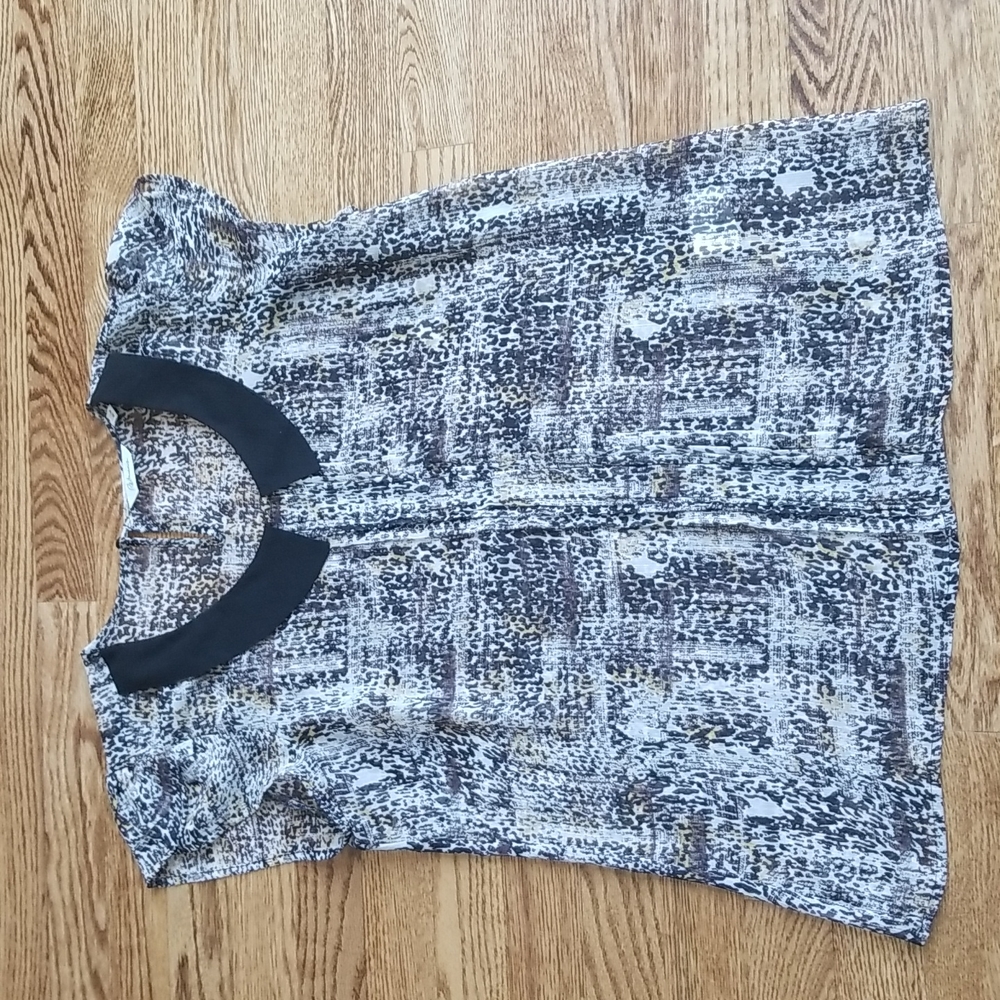(M) Reitmans Animal Print Sheer Short Sleeved Blouse Urban Business Casual